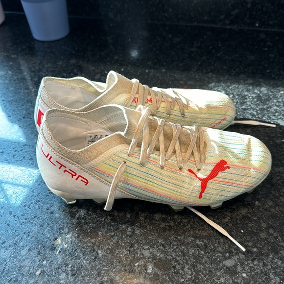 Puma Kids Cleats - Picture 2 of 6